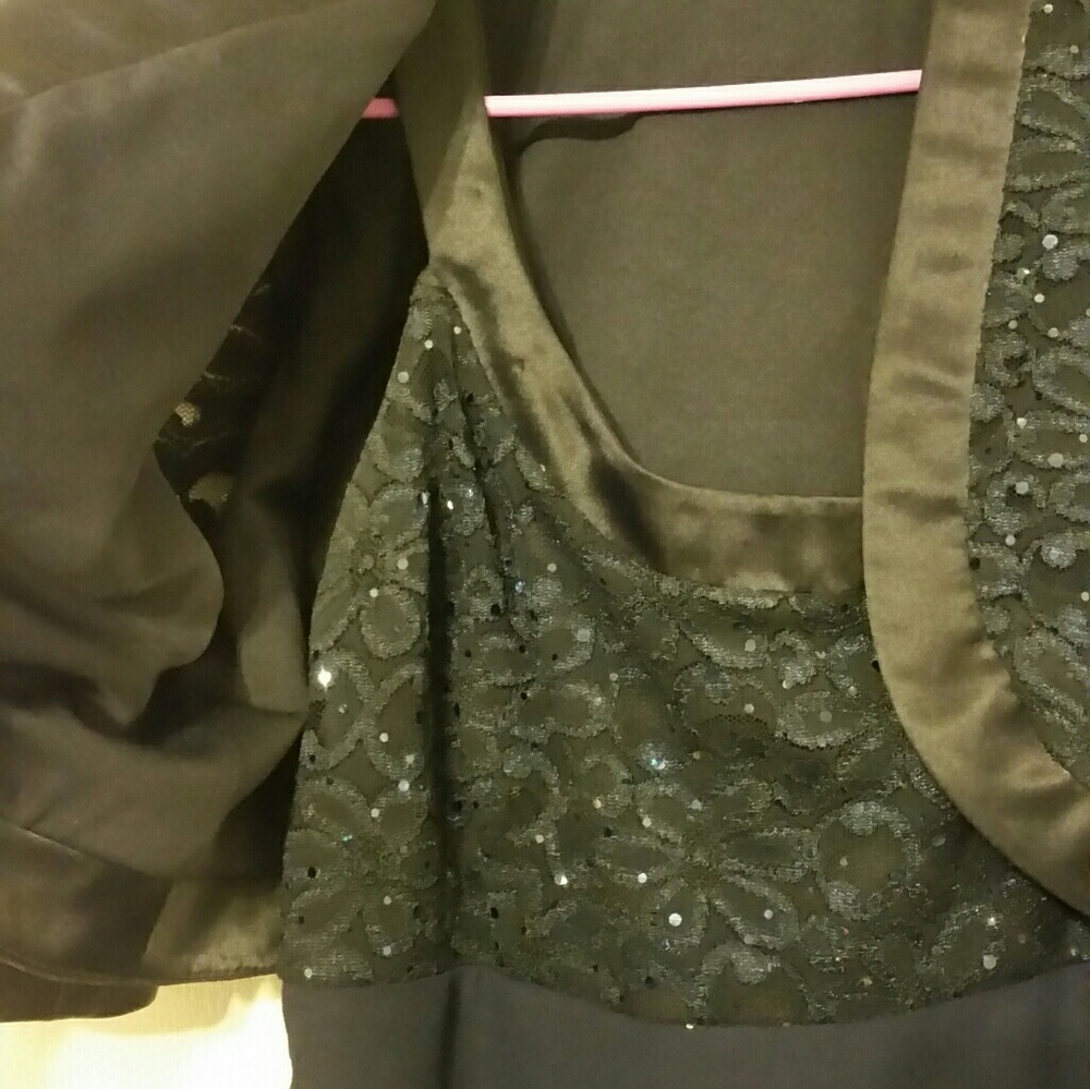 Dress - Picture 2 of 3